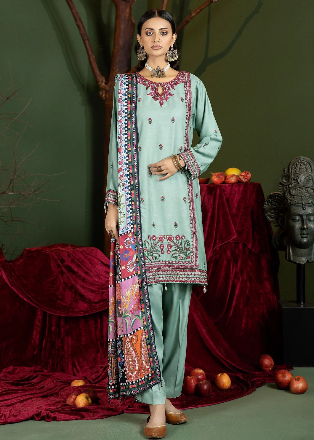 embroidered Kurta set