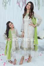 Charger l&#39;image dans la galerie, Ivory Green Pishwas Mother Daughter Combo
