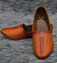 Afbeelding in Gallery-weergave laden, Khussa 101 - Footwear
