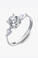 Charger l&#39;image dans la galerie, In The Meantime Moissanite Ring
