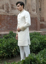 Laden Sie das Bild in den Galerie-Viewer, DESIGNER - MENSWEAR - OFF WHITE SHERWANI
