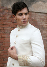 Laden Sie das Bild in den Galerie-Viewer, DESIGNER - MENSWEAR - OFF WHITE SHERWANI
