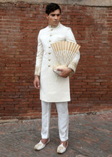 Laden Sie das Bild in den Galerie-Viewer, DESIGNER - MENSWEAR - OFF WHITE SHERWANI
